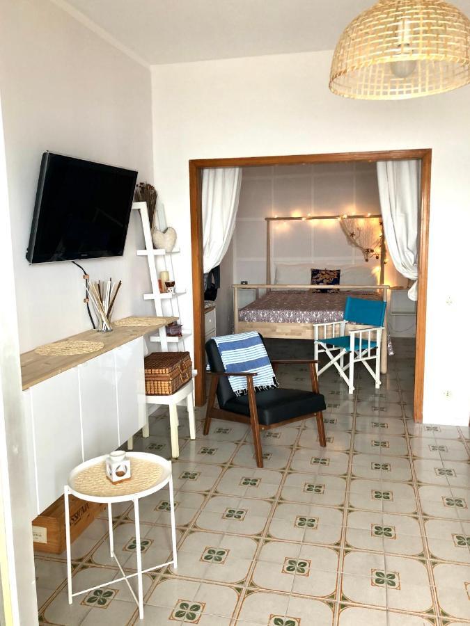 Vacanzenaxos - Casa Frontemare Apartamento Giardini Naxos Exterior foto