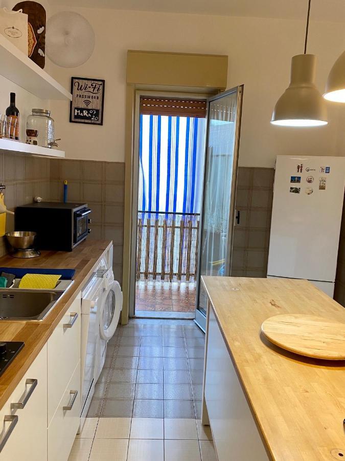 Vacanzenaxos - Casa Frontemare Apartamento Giardini Naxos Exterior foto