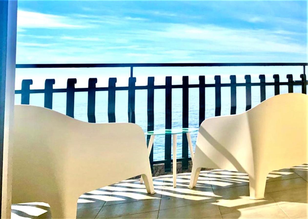 Vacanzenaxos - Casa Frontemare Apartamento Giardini Naxos Exterior foto